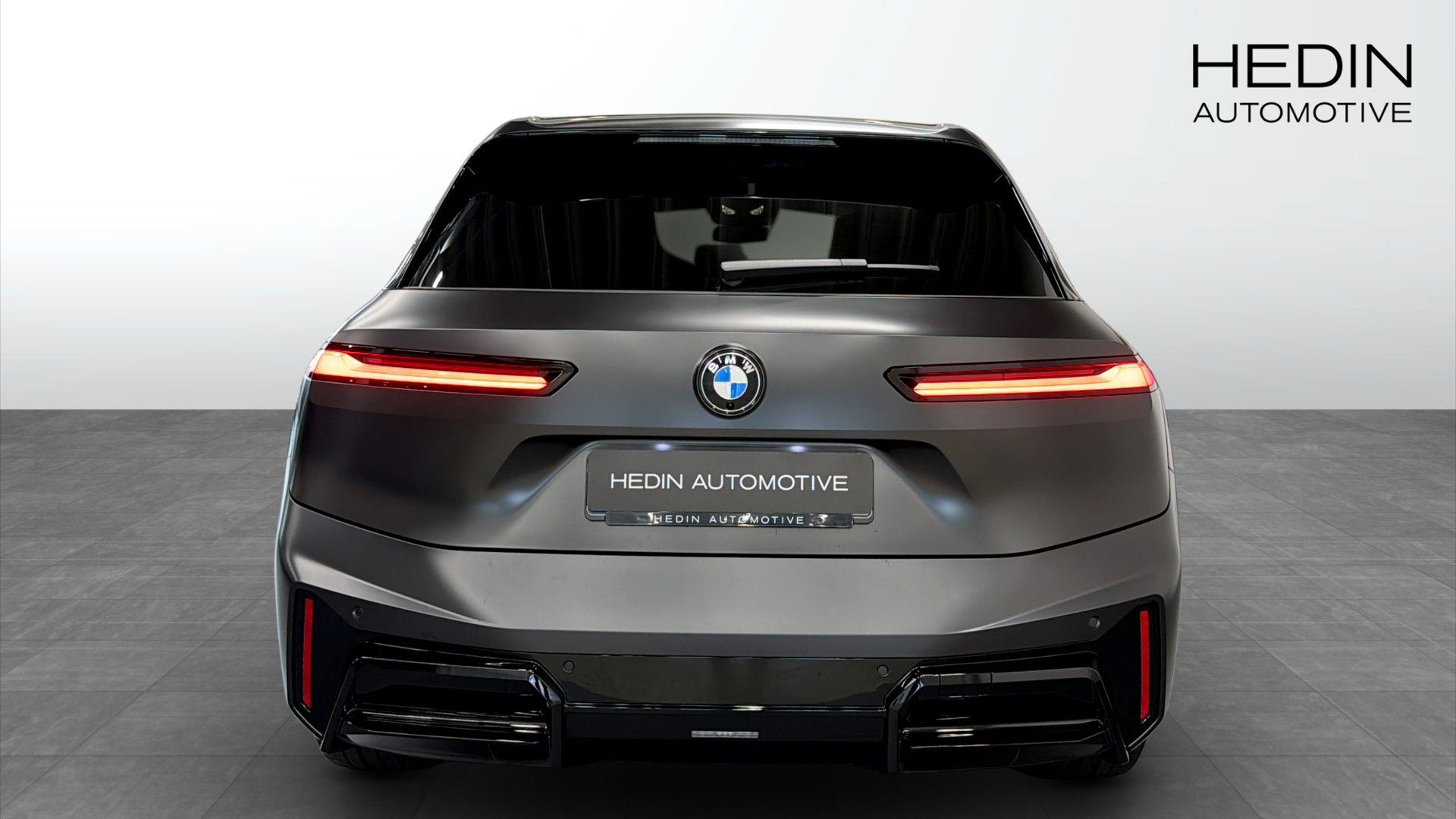 BMW iX xDrive60, 544ps, 2026