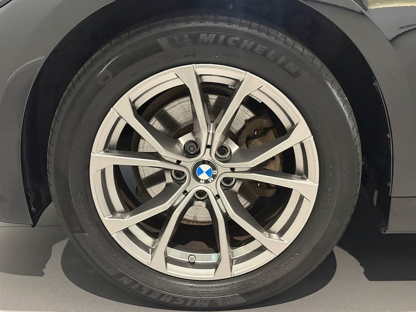 Bild 5 av BMW 320d xDrive Sedan Sport Line Drag PDC Rattvärme 17"