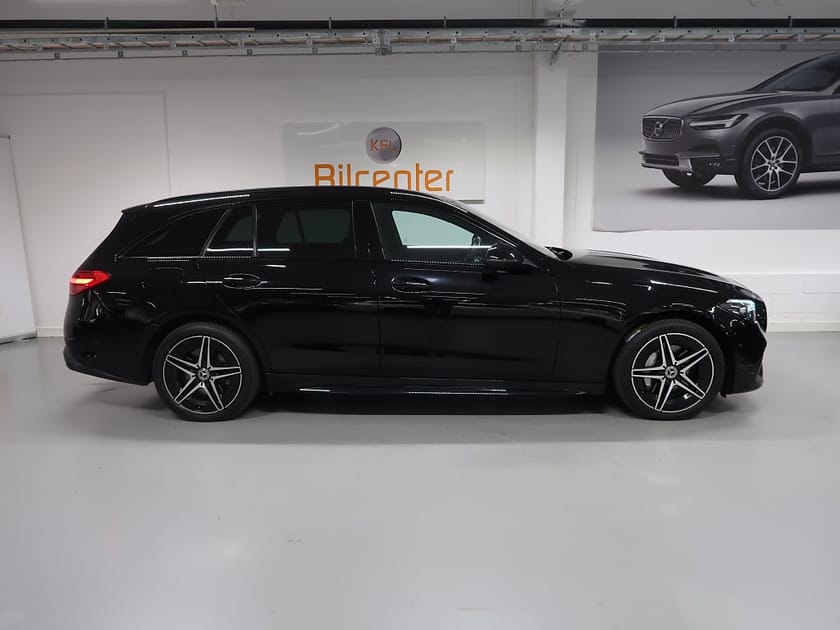 Bild 5 av Mercedes-Benz C 300 T e AMG *Long Range* V-Däck ingår Cockpit-Drag-Kame