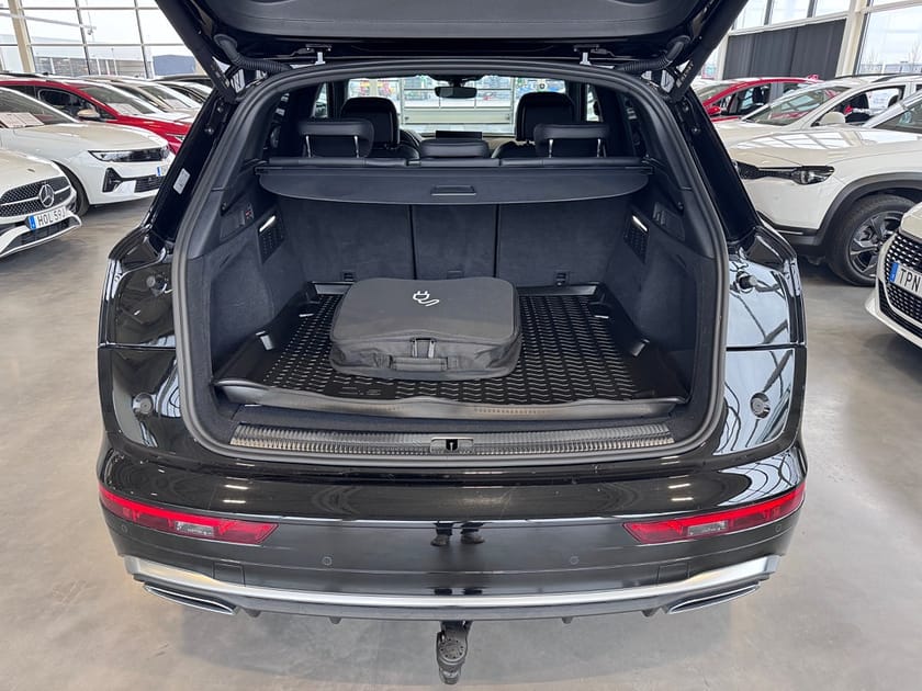 Bild 5 av Audi Q5 55 TFSI e quattro S Tronic|S-Line|Luftfj|Kamera|Moms