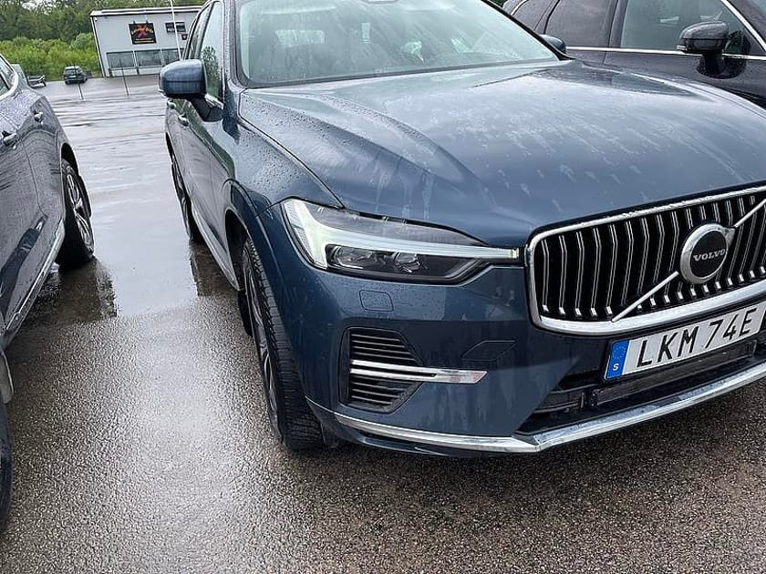 Bild 1 av Volvo XC60 Recharge Core Bright plug in AWD 350HK 4x4 Panorama