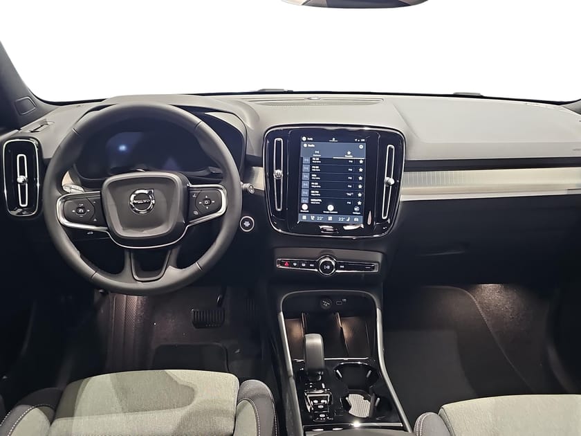 Bild 5 av Volvo XC40 B4 FWD Bensin Plus Dark - Demo