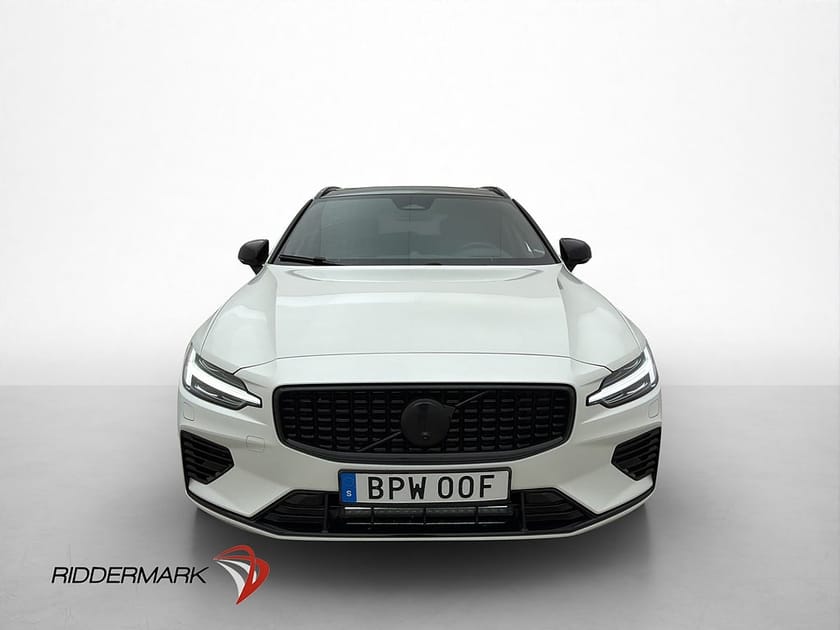 Bild 2 av Volvo V60 Recharge T6 AWD Ultimate Dark B&W Pano HUD 360°
