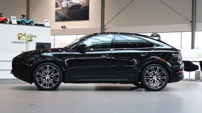 Bild 4 av Porsche Cayenne E-Hybrid Coupé – Black Edition