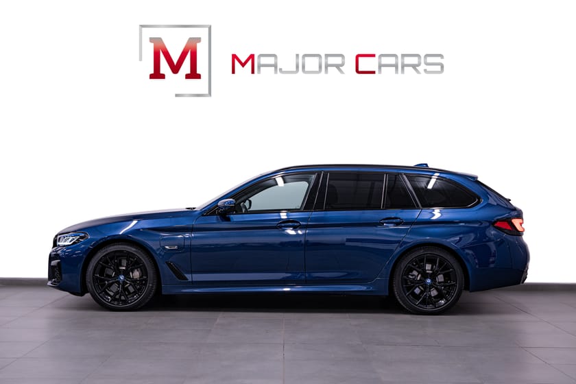 Bild 3 av BMW 530e xDrive Touring M Sport LaserLights HuD Kamera Drag 292hk