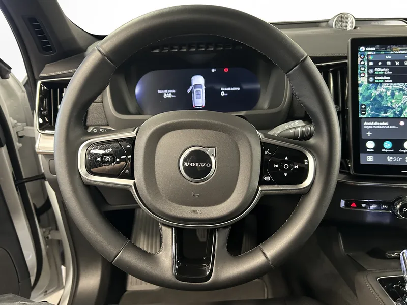 Bild 9 av 14 – Volvo XC90 T8 Ultra Black Edition