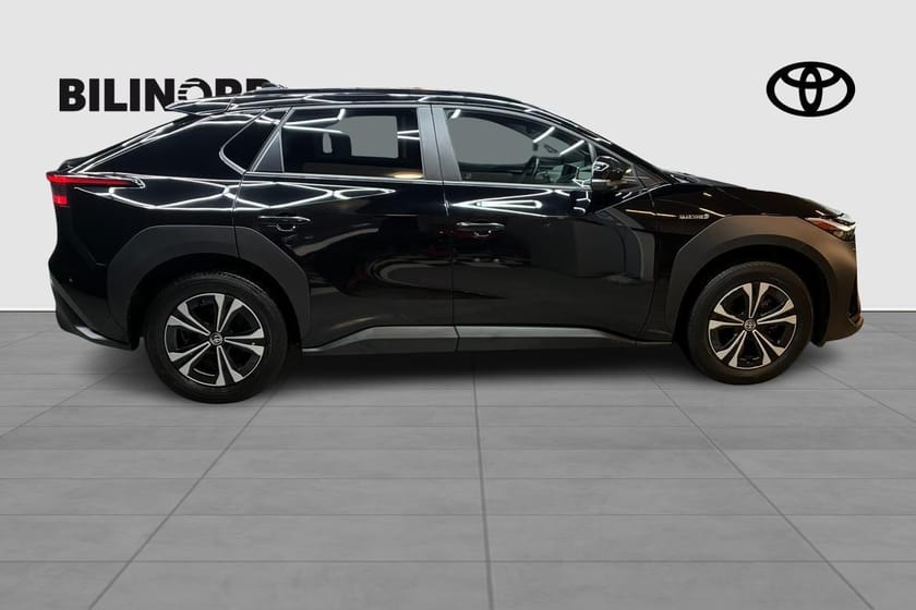 Bild 5 av Toyota bZ4X AWD STYLE DRAG