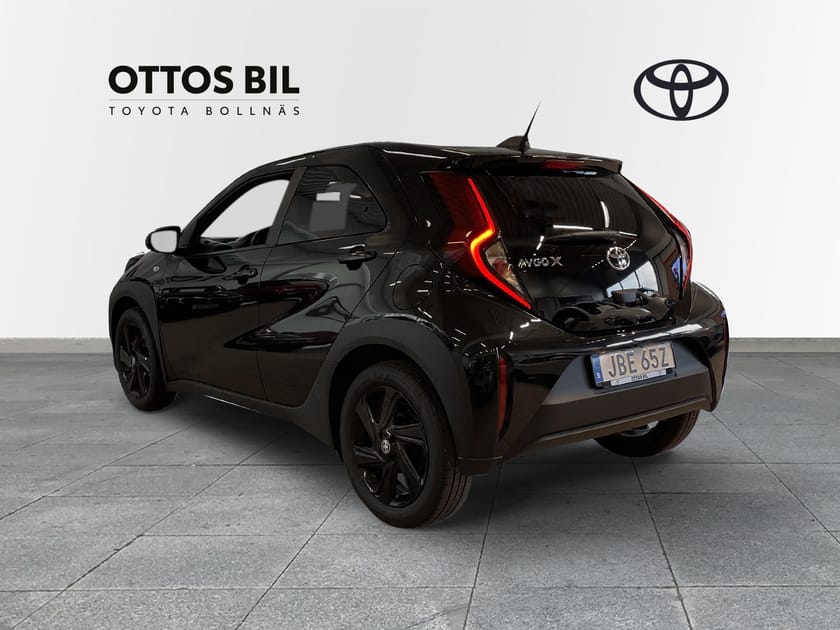 Bild 3 av Toyota Aygo X 1.0 VVT-i Manuell, 72hk - Play Comfort & Style Pack / V-hjul, MoK
