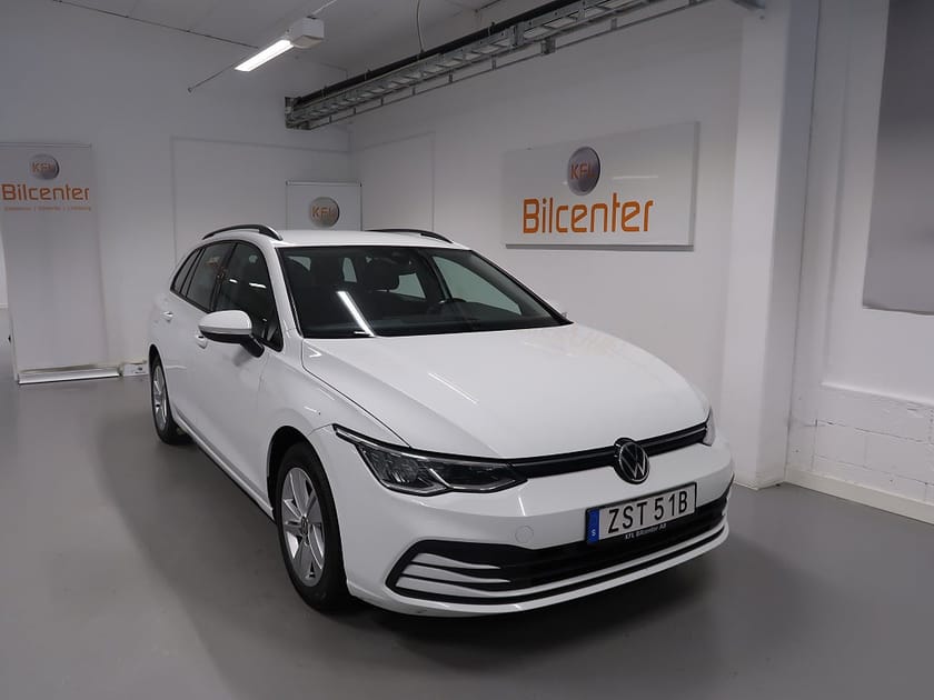 Bild 3 av Volkswagen Golf Sportscombi 1.5 eTSI V-Däck ingår Cockpit-CarPlay-Rattvärme-Adaptiv