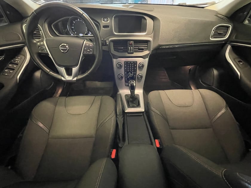 Bild 5 av Volvo V40 Cross Country D3 Adv Edition Drag Nav H/K Backkamera Adaptiv farthållare