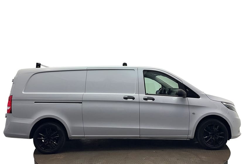 Bild 5 av Mercedes-Benz Vito 119 CDI 2.8t Lång Drag Inredd Navi Kamera Värmare Läder 3sits