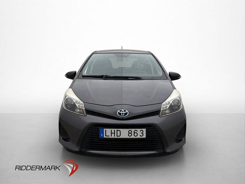 Bild 2 av Toyota Yaris Hybrid e-CVT 101hk Life Låg-Årsskatt 0.35 l/mil