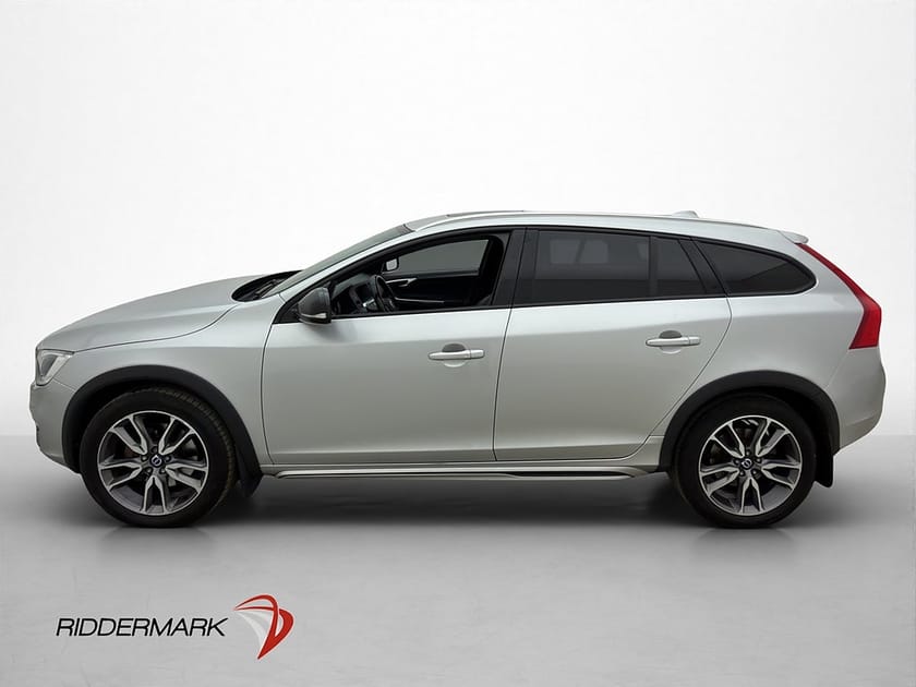 Bild 4 av Volvo V60 Cross Country Summum D3 150hk Taklucka Drag Navi