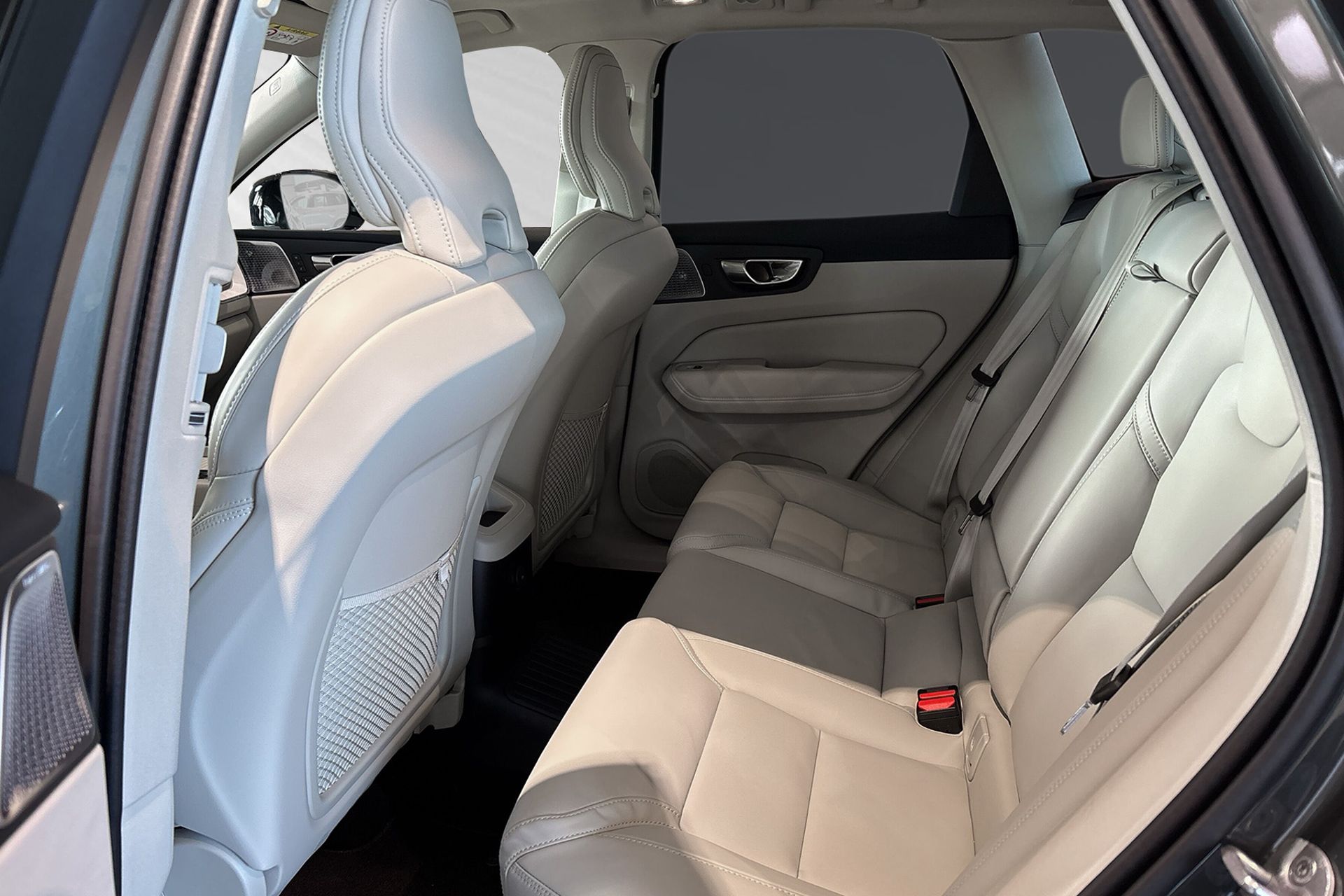 Volvo XC60 Plus Dark Nordic Edition 2027, bild 7/10