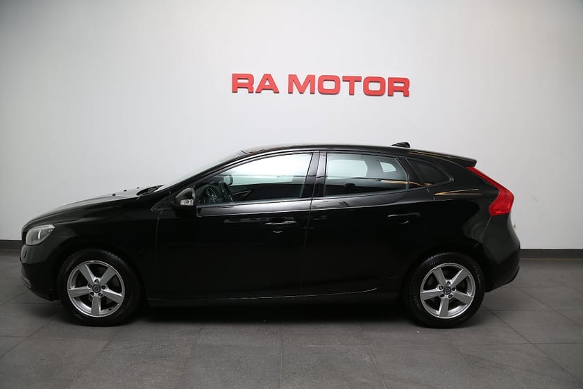 Bild 2 av Volvo V40 T2 120hk Kinetic 1ägare Värmare