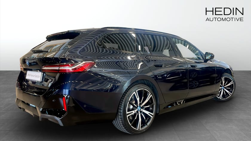 Bild 2 av BMW 530e xDrive Touring M-Sport Rattvärme Dragkrok