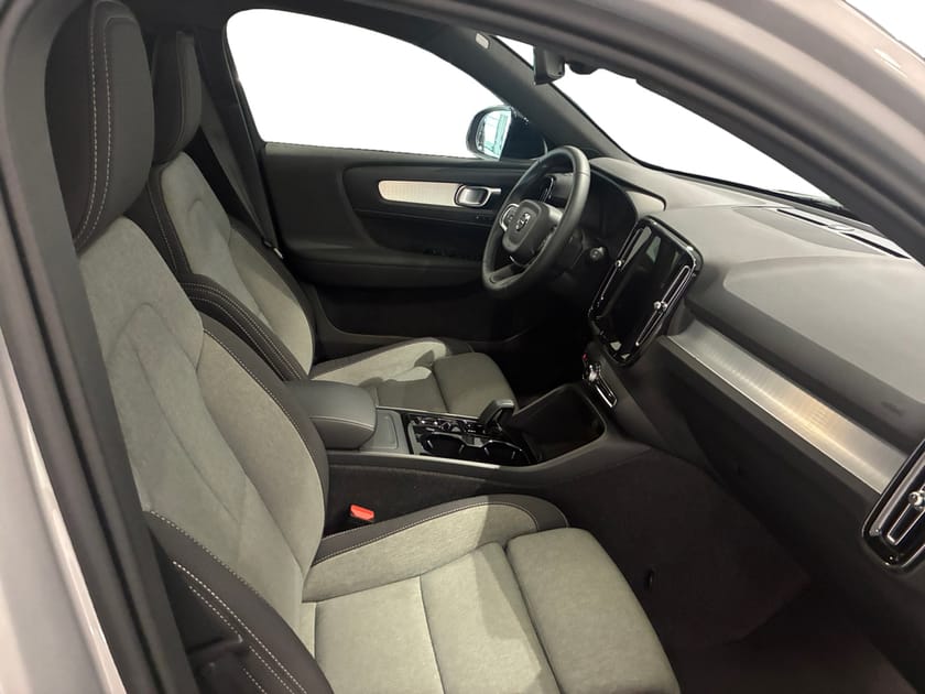 Bild 5 av Volvo XC40 B3 FWD Bensin Plus Dark
