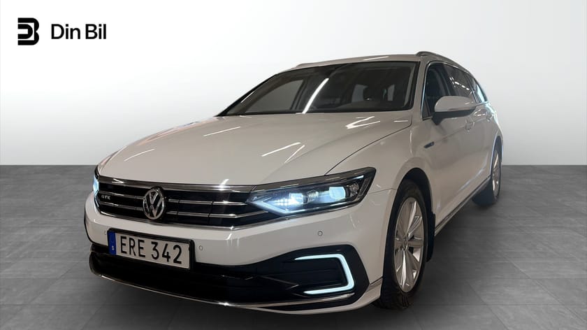 Bild 1 av Volkswagen Passat Sportscombi GTE 218hk Drag B-Kamera Värmare Cockpit