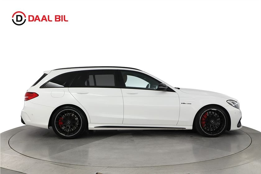 Bild 5 av Mercedes-Benz AMG C 63 S T SPEEDSHIFT MCT 510HK DESIGNO PANORAMA BURM® DRAG