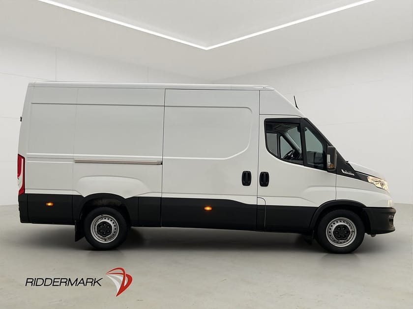 Bild 2 av Iveco Daily 35-140 Van L3H2 2.3JTD 136hk FLYTTBIL Värmare 3-Sits Moms