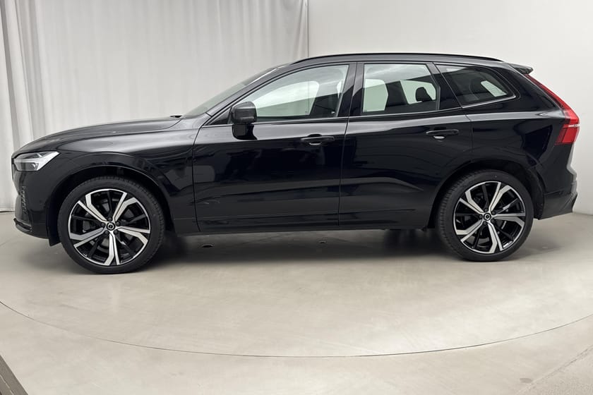 Bild 2 av Volvo XC60 B5 AWD Mildhybrid, Bensin 250hk Ultimate Dark