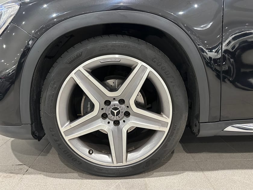 Bild 3 av Mercedes-Benz GLA 200 d 4MATIC