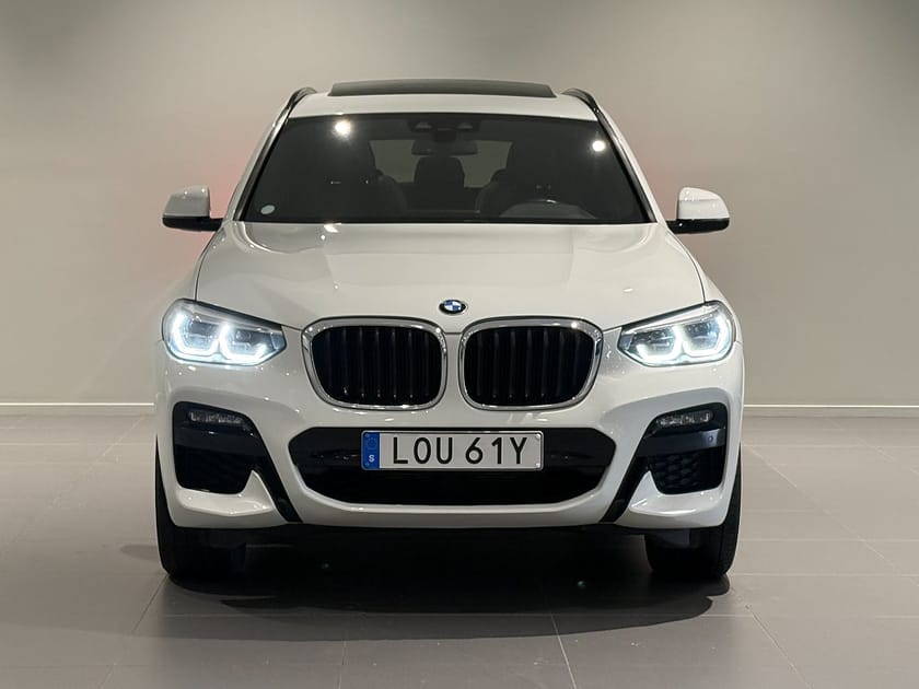 Bild 2 av BMW X3 xDrive30e M Sport Drag Panorama Hifi Elstol m minne