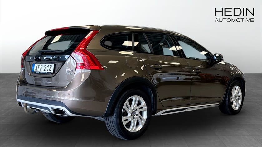 Bild 2 av Volvo V60 Cross Country D4 AWD Momentum BE
