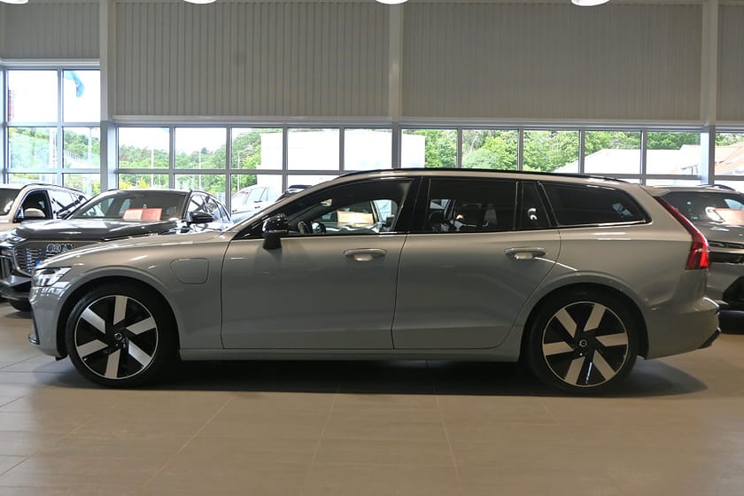 Bild 2 av Volvo V60 Recharge T6 AWD Plus Dark 19" Drag Kamera