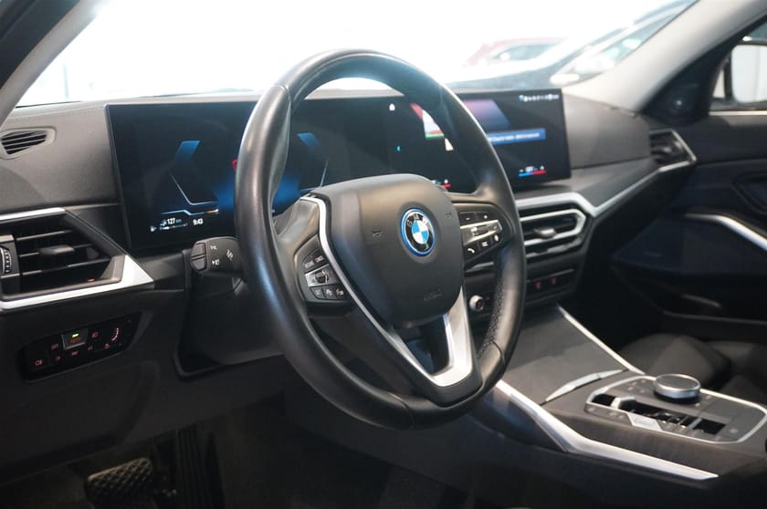 Bild 2 av BMW 330e Sedan