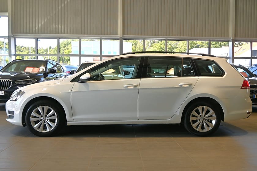 Bild 2 av Volkswagen Golf Sportscombi 1.6 TDI 110 DSG Drag Kamera CarPlay
