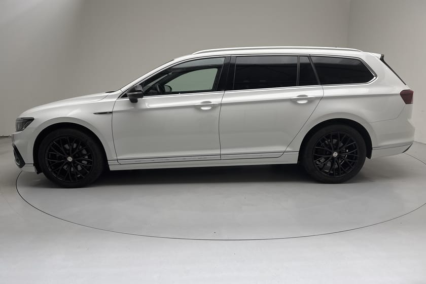 Bild 2 av Volkswagen Passat Sportscombi 2.0 TDI 4MOTION 190hk GT Matrix