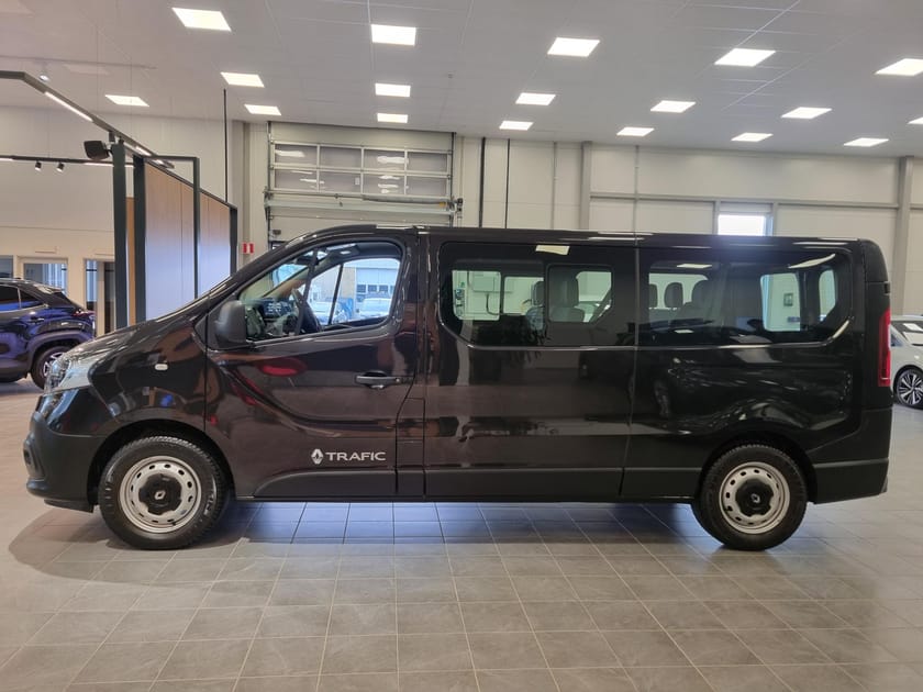 Bild 2 av Renault Trafic Kombi Passenger 9-sits Värmare Moms Drag 3280 mil