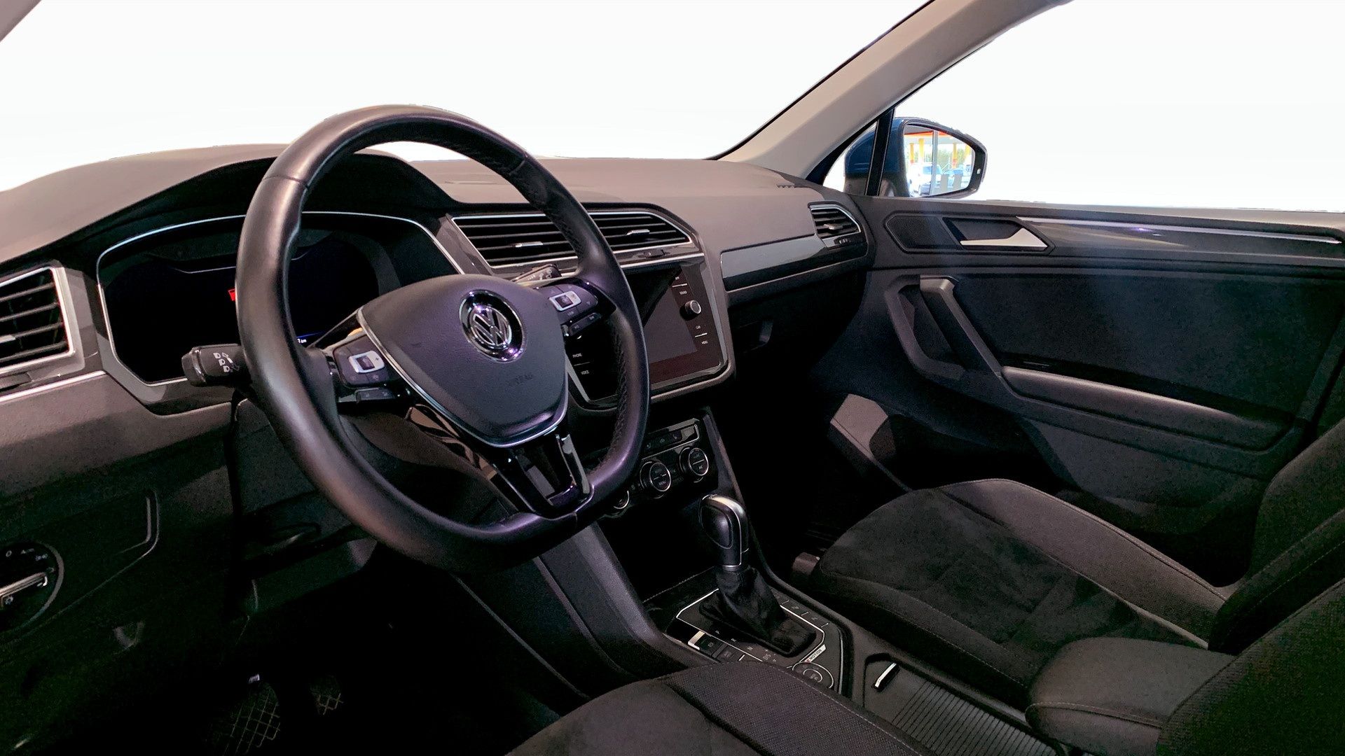 Volkswagen Tiguan 2019, bild 7/10