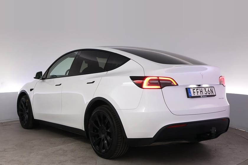 Bild 4 av Tesla Model Y Long Range AWD Autopilot Panorama Drag