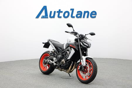Yamaha MT-09 *Leovince, Nyservad