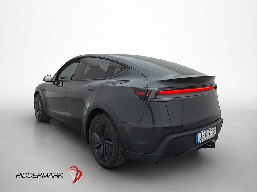 Bild 5 av Tesla Model Y Long Range AWD Dragkrok Svensksåld