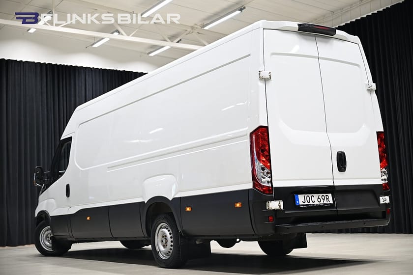 Bild 4 av Iveco Daily 35-140 Van 136HK L3H2 Automat|Lågmil|Webasto|3.5ton-dragvikt|Moms