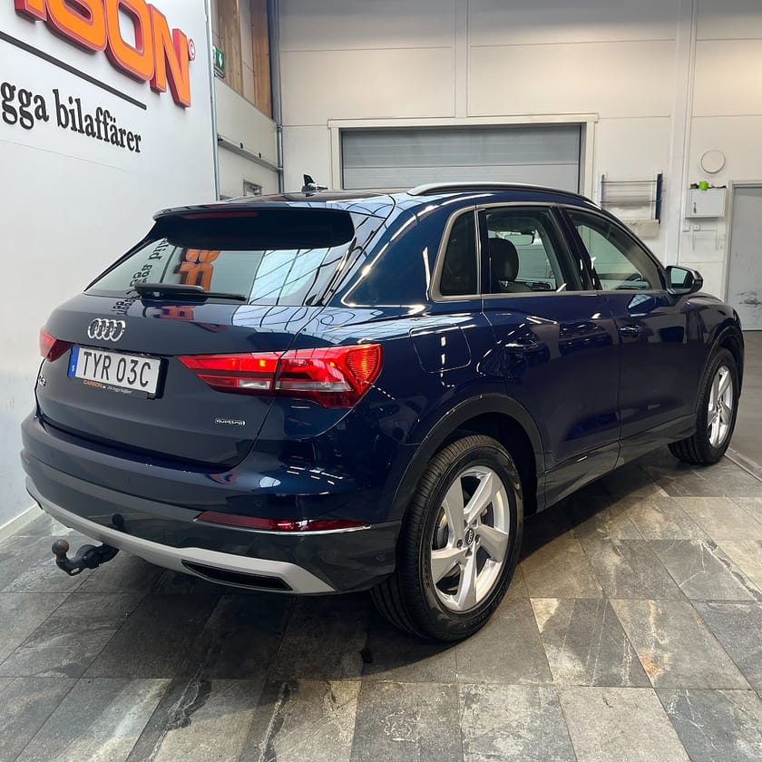 Bild 4 av Audi Q3 40 TFSI quattro Q Proline Advanced Cockpit Carplay Värmare Drag