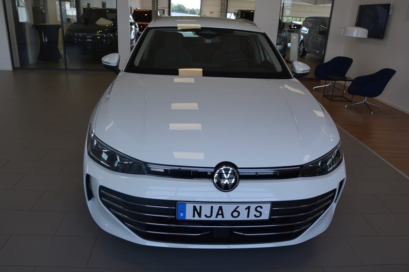 Bild 2 av Volkswagen Passat Sportscombi Business 1.5 eTSI 150 DSG7 Drag- & Värmepaket