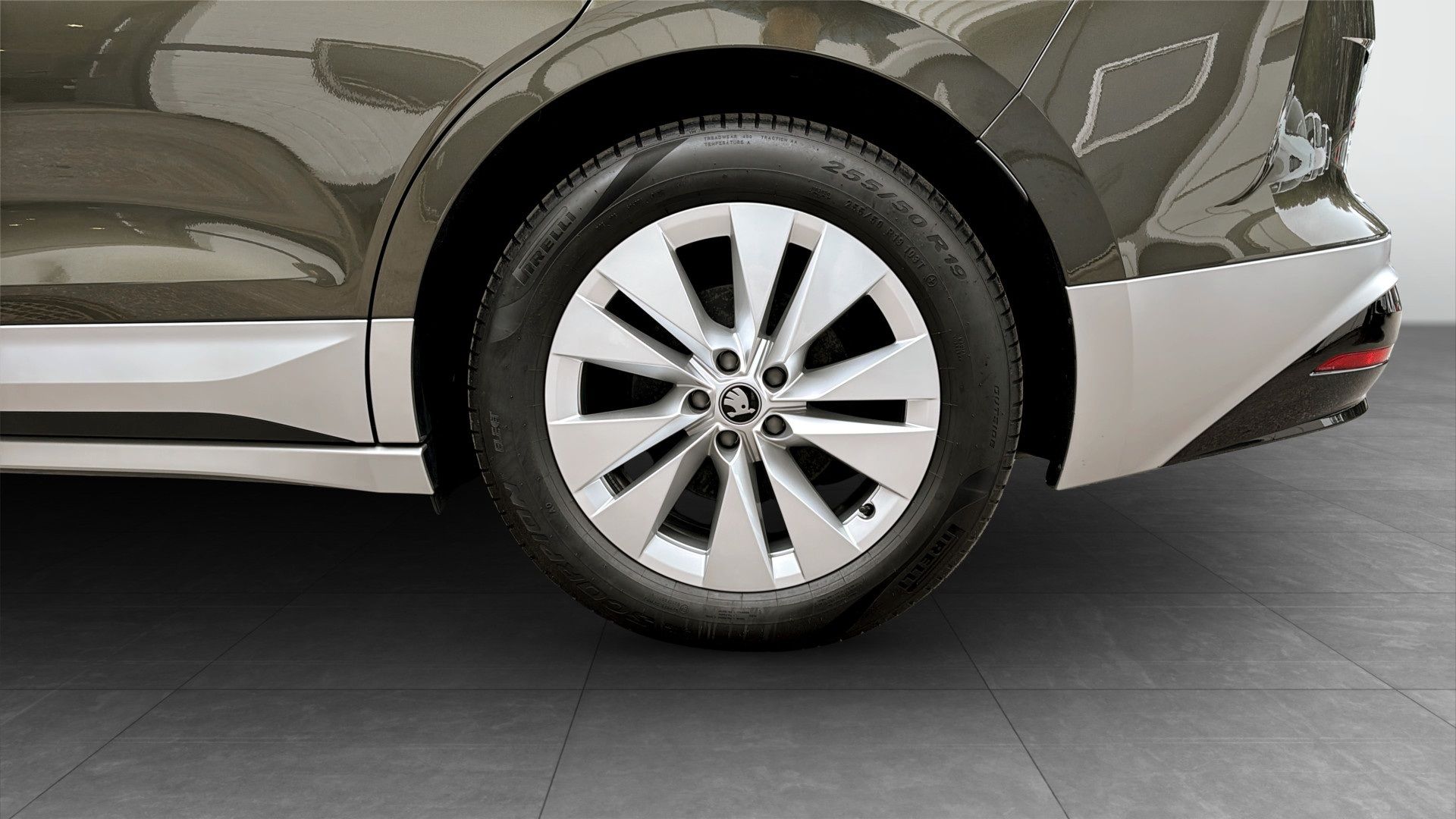 Skoda Enyaq iV 85x 2026, photo 6/10