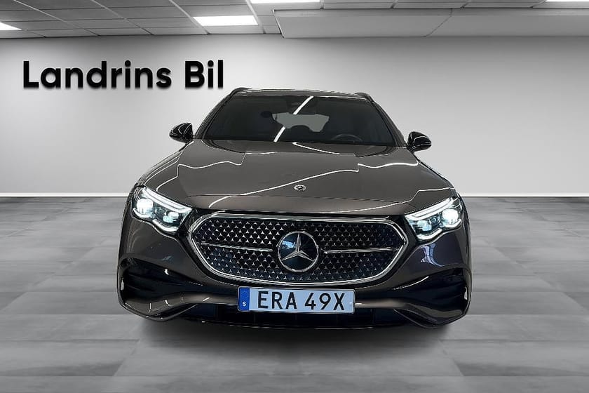 Bild 2 av Mercedes-Benz E 300 de 4MATIC T 4MATIC,AMG Premium,Burmester,Drag,MOMS
