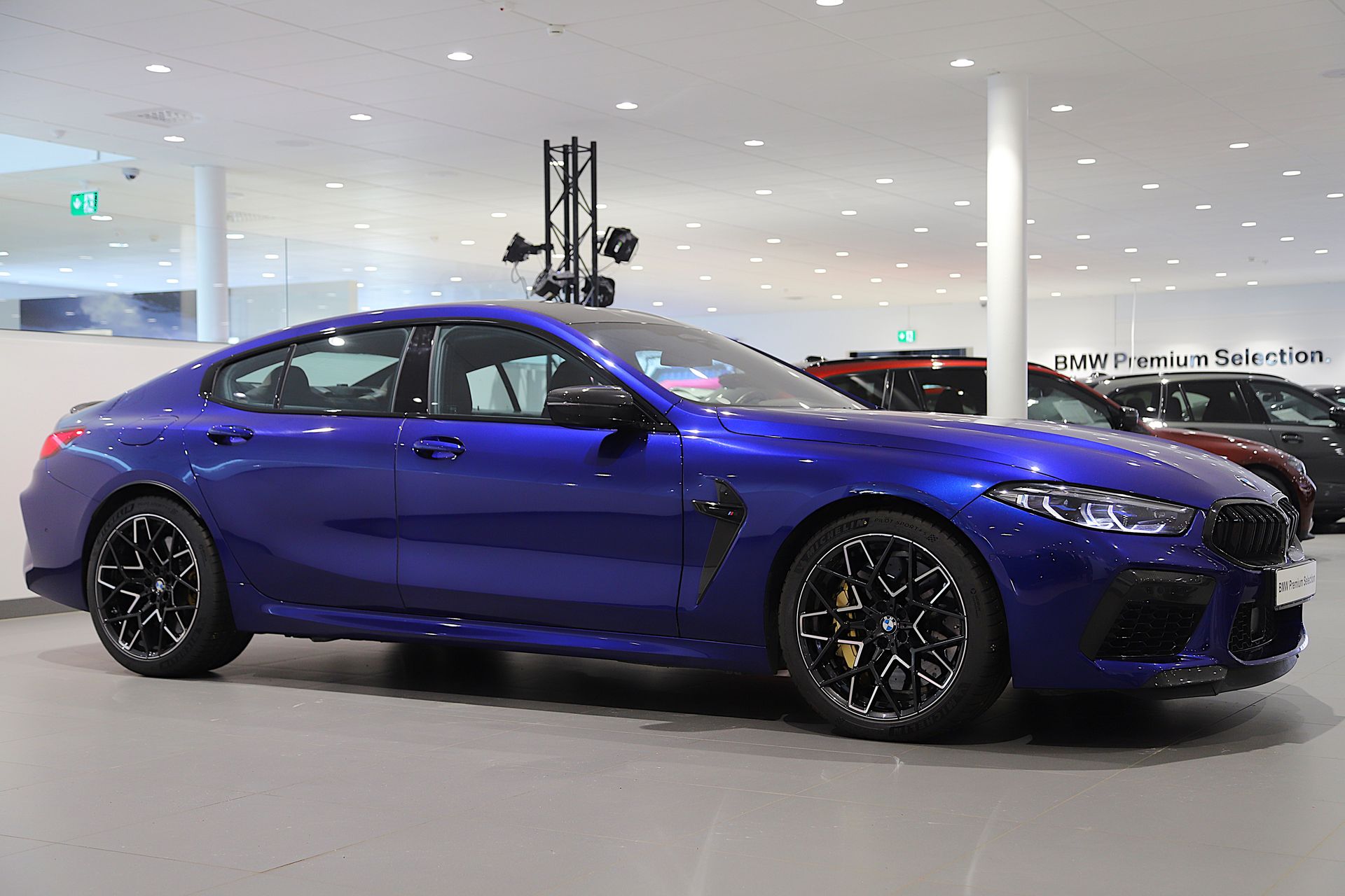 BMW M8 2024, bild 2/10