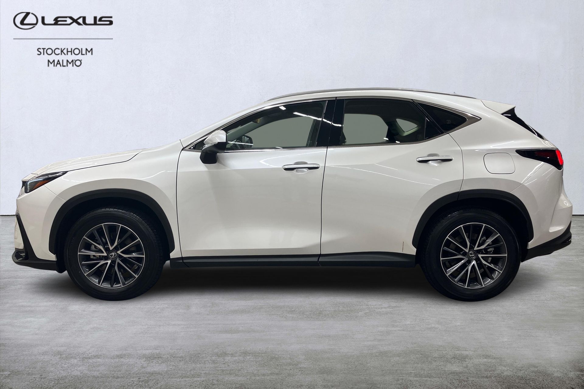 Lexus NX 350h Comfort 242hk Drag P-värm 2025, bild 2/10