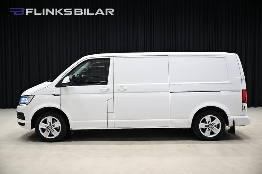Bild 2 av Volkswagen Transporter 4M DSG 204HK L2|Nedlackad|LED|VInredd|EnÄgare|SeUtr!!