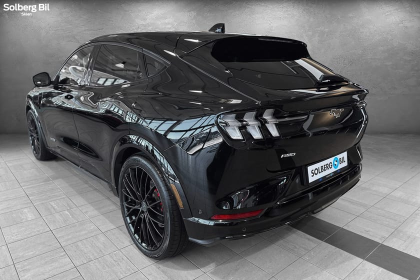 Bilde 3 av Ford Mustang Mach-E Long Range AWD AWD/ Panoglasstak/ ACC/ Henger.F/ B&O