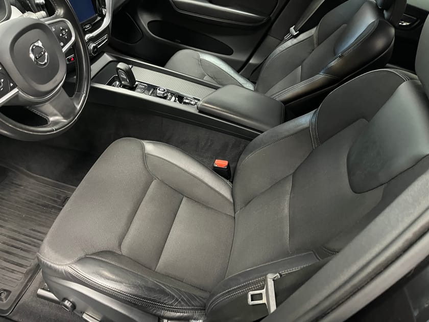 Bild 4 av Volvo XC60 B4 AWD Diesel Momentum Edt