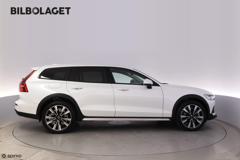 Bild 2 av Volvo V60 Cross Country B4 AWD Diesel Plus 360 H/K DRAG