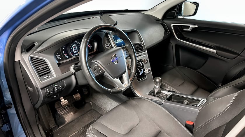 Bild 5 av Volvo XC60 Momentum D4 AWD 190 Hk Ny-kamrem