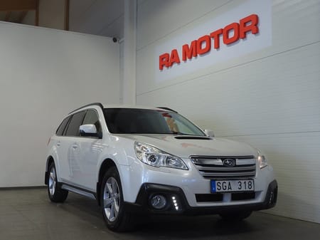 Subaru Outback 2.0 4WD Lineartronic Business 150hk | Kamera | Drag |